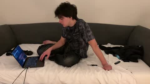 Snapshot of bluskyzz chatting on 02.18.25 BluSky online show from 02.18.25