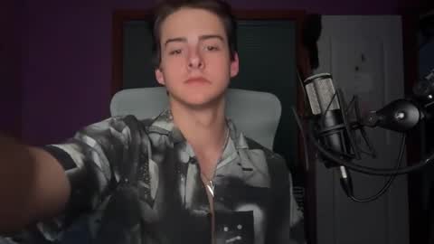 Snapshot of bluskyzz chatting on 12.03.25 BluSky online show from 12.03.25