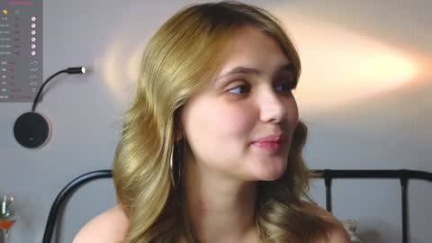 Snapshot of blytheaven chatting on 12.12.24 Erica online show from 12.12.24