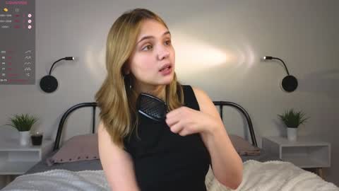 Snapshot of blytheaven chatting on 12.17.24 Erica online show from 12.17.24