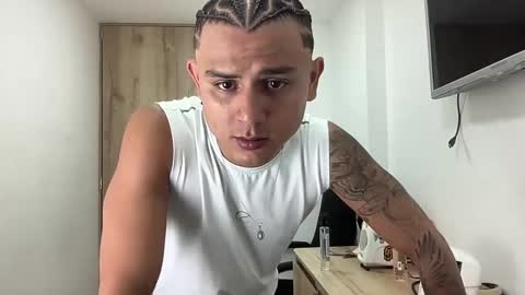 Bob  INDEPENDENT MODEL online show from 09.17.25