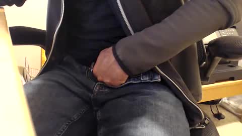 Snapshot of bobbuild chatting on 11.01.25 bobbuild online show from 11.01.25