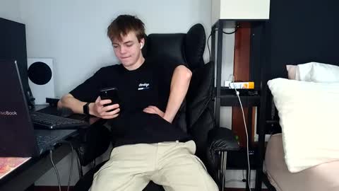 bobby72738 online show from 09.30.25