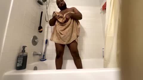 Luv bug  online show from 12.12.24