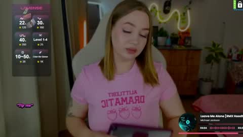 Snapshot of bodylina chatting on 07.16.26 Lina online show from 07.16.26