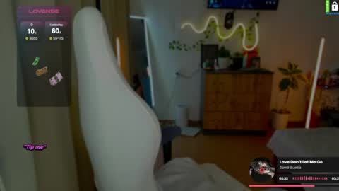 Snapshot of bodylina chatting on 07.24.26 Lina online show from 07.24.26