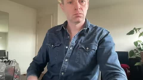 Snapshot of boegieboy76 chatting on 02.25.25 ask me online show from 02.25.25