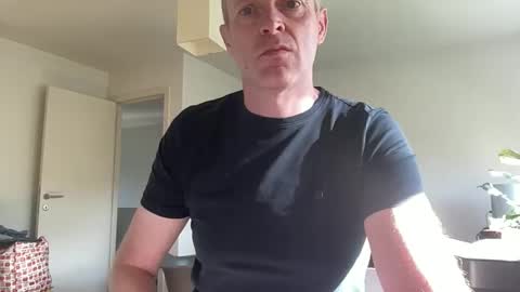 Snapshot of boegieboy76 chatting on 09.12.25 ask me online show from 09.12.25