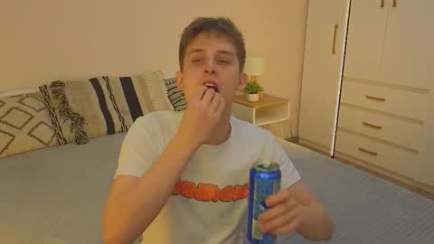 Snapshot of boicute chatting on 10.28.25 ALEXPVT IS OPEN online show from 10.28.25