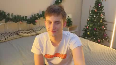 Snapshot of boicute chatting on 12.19.25 ALEXPVT IS OPEN online show from 12.19.25