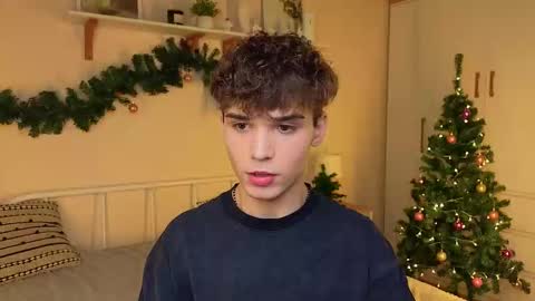 Snapshot of boicute chatting on 12.20.25 ALEXPVT IS OPEN online show from 12.20.25