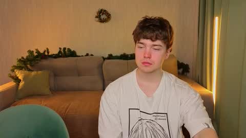 Snapshot of boicute chatting on 12.22.25 ALEXPVT IS OPEN online show from 12.22.25