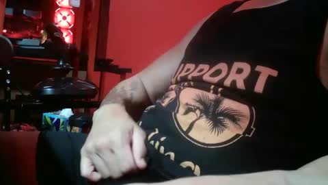 Snapshot of bondomorales chatting on 10.27.25 bondomorales online show from 10.27.25