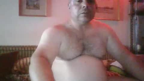 Snapshot of bondsuckslut chatting on 05.09.26 borntosuck online show from 05.09.26
