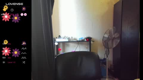 Snapshot of boni_nell__ chatting on 02.04.25 Nell online show from 02.04.25