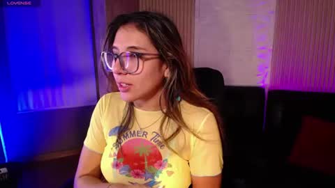 Snapshot of bonnali_lune chatting on 07.23.26 bonnali_lune online show from 07.23.26