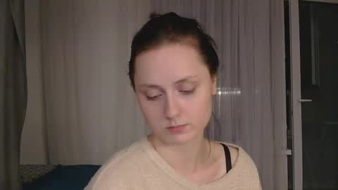 Snapshot of bonne_chance chatting on 10.21.25 bonne_chance online show from 10.21.25