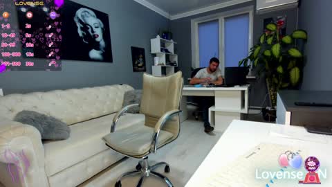 Snapshot of bonnie_annd_clyde chatting on 12.04.24 bonnie_annd_clyde online show from 12.04.24