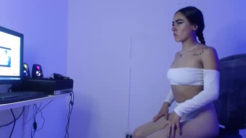 Bonnie online show from 11.25.25