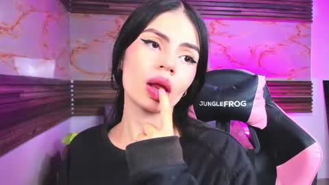 Snapshot of bonnie_bu chatting on 06.15.26 becky online show from 06.15.26