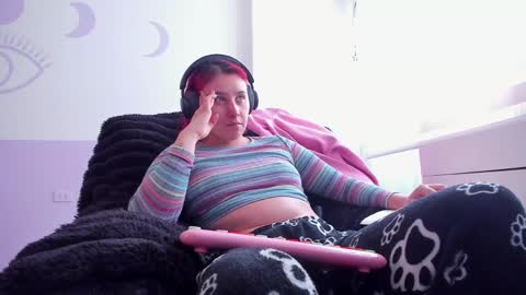 Snapshot of bonnie_moon_ chatting on 10.06.25 Bonnie Help me reach 500 likes online show from 10.06.25