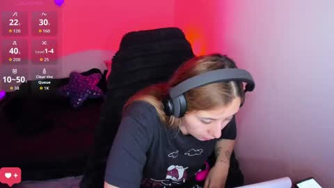 Bonnie Help me reach 500 likes online show from 04.10.26