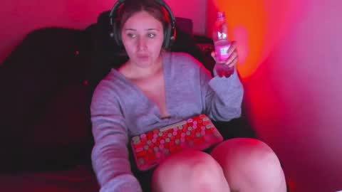 Bonnie Help me reach 500 likes online show from 04.16.26