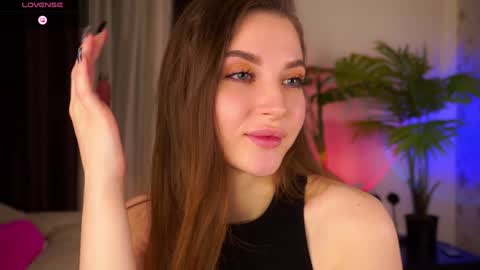 Snapshot of bonniecannon chatting on 12.17.24 Grace online show from 12.17.24