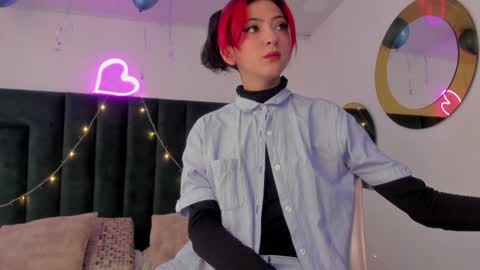 Snapshot of bonniecute_ chatting on 12.08.24 online show from 12.08.24
