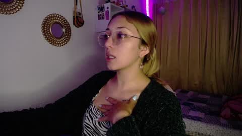 Snapshot of bonny_clyde_xx_ chatting on 12.14.24 Soffy Brooks Independent model online show from 12.14.24