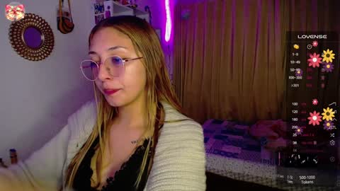 Snapshot of bonny_clyde_xx_ chatting on 12.15.24 Soffy Brooks Independent model online show from 12.15.24