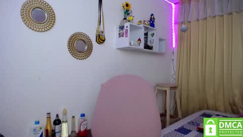 Snapshot of bonny_clyde_xx_ chatting on 02.21.25 Soffy Brooks Independent model online show from 02.21.25