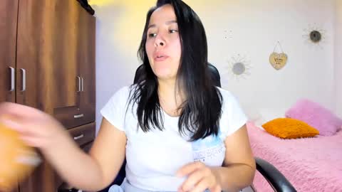 sofia  online show from 12.27.24