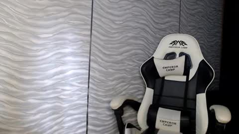 bonny_klyde95 online show from 10.04.25