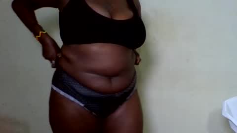 Snapshot of boobey_warden chatting on 11.04.25 boobey_warden online show from 11.04.25