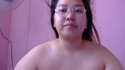 Snapshot of boobsiemarie chatting on 07.13.26 MommyMarie-Singlemom of 2. online show from 07.13.26