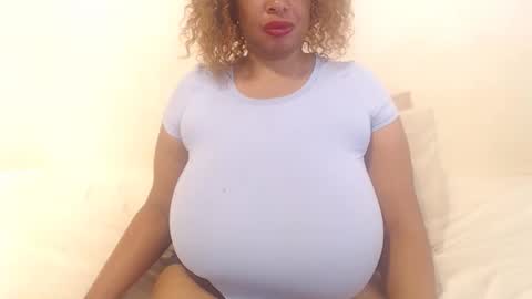 Snapshot of boobyqueen24 chatting on 01.17.26 boobyqueen online show from 01.17.26