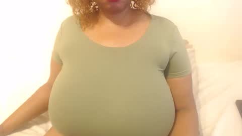 Snapshot of boobyqueen24 chatting on 01.18.26 boobyqueen online show from 01.18.26
