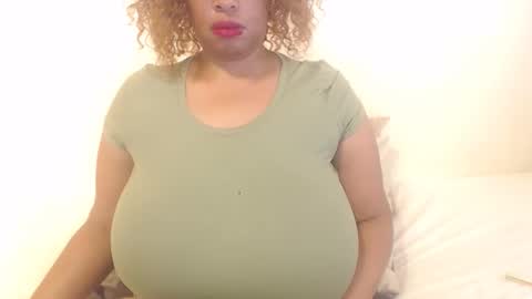 Snapshot of boobyqueen24 chatting on 01.19.26 boobyqueen online show from 01.19.26