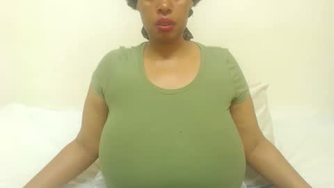 Snapshot of boobyqueen24 chatting on 03.17.26 boobyqueen online show from 03.17.26