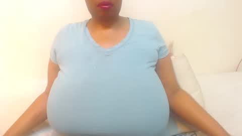 Snapshot of boobyqueen24 chatting on 05.05.26 boobyqueen online show from 05.05.26