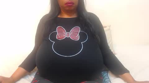 Snapshot of boobyqueen24 chatting on 05.19.26 boobyqueen online show from 05.19.26