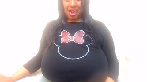Snapshot of boobyqueen24 chatting on 06.01.26 boobyqueen online show from 06.01.26