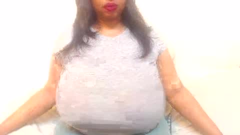 Snapshot of boobyqueen24 chatting on 07.20.26 boobyqueen online show from 07.20.26