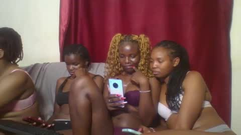 Snapshot of bootie_caramel chatting on 02.26.25 bootie_caramel online show from 02.26.25