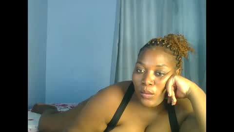 Snapshot of booty_panther chatting on 10.06.25 sandrah online show from 10.06.25