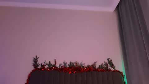 Mona online show from 12.25.24