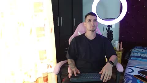 booyhott_ online show from 11.04.25