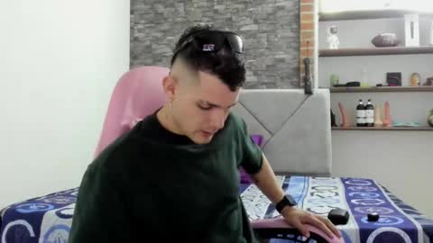 booyhott_ online show from 01.08.26