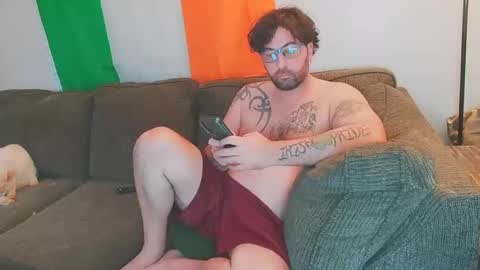 Snapshot of boredandirish21 chatting on 11.23.25 boredandirish21 online show from 11.23.25